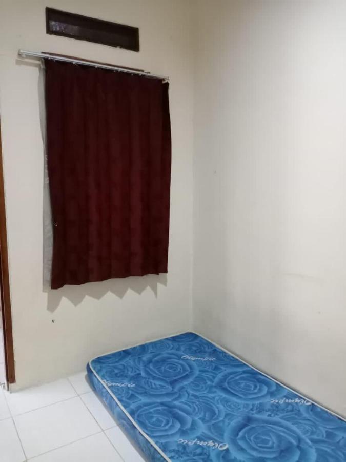 Vanila Kost Jatiwarna - Women Only Pondokmelati Exterior photo